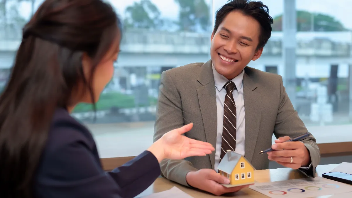 Role of a Thai property consultant in London