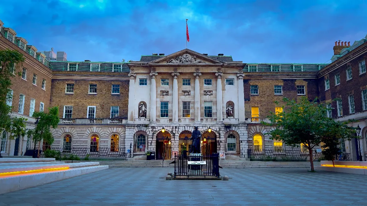 King's College London
