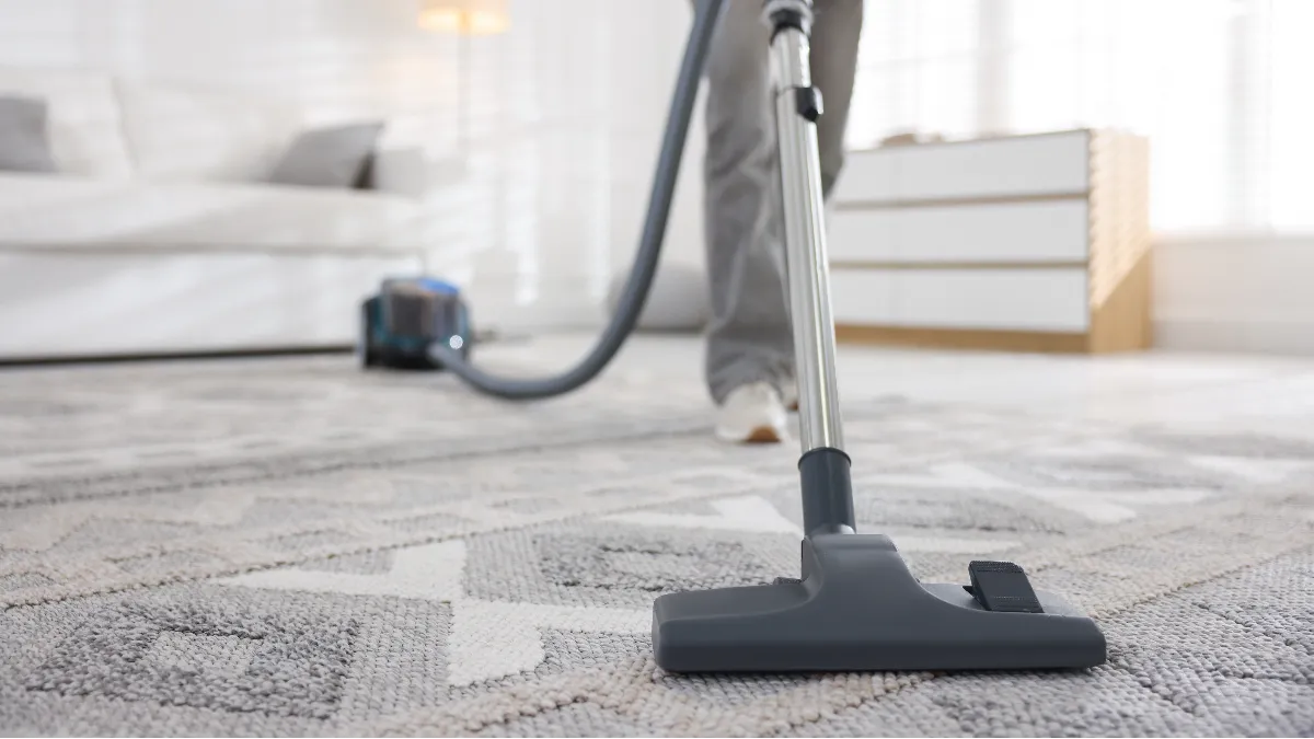 Cleaning carpet